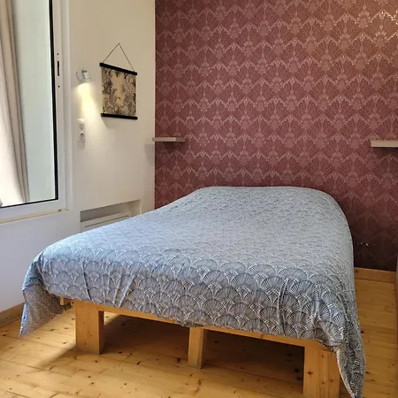 L' établissement APPARTEMENTS DESIGN , vous propose 4 appartements neufs avec services , lits faits à votre arrivée , serviettes de toilette , ménage, Wifi , en hyper centre , Vue mer à 200m , tout est accessible à pied Dieppe Camera foto