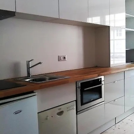 L' établissement APPARTEMENTS DESIGN , vous propose 4 appartements neufs avec services , lits faits à votre arrivée , serviettes de toilette , ménage, Wifi , en hyper centre , Vue mer à 200m , tout est accessible à pied Dieppe Esterno foto
