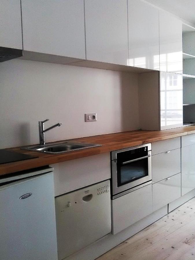 Appartement L' établissement Design , Vous Propose 4 Neufs Avec Services , Lits Faits à Votre Arrivée , Serviettes De Toilette , Ménage, Wifi , En Hyper Centre , Vue à 200m , Est Accessible à Pied *